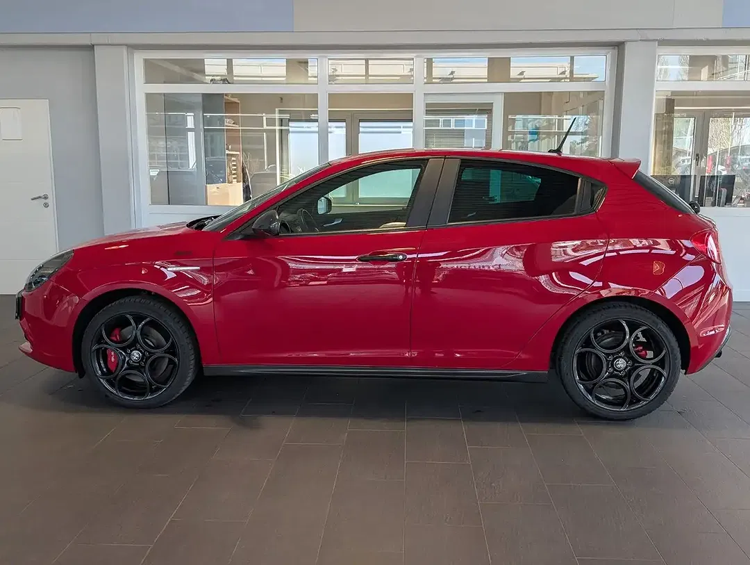Alfa Romeo Giulietta JTDM Sport - Thumbnail 8