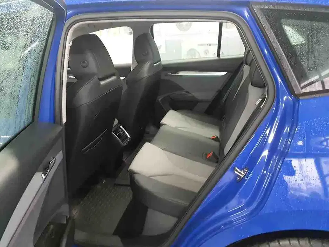 Skoda Enyaq 50 - Thumbnail 7