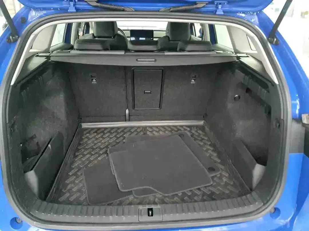 Skoda Enyaq 50 - foto 9