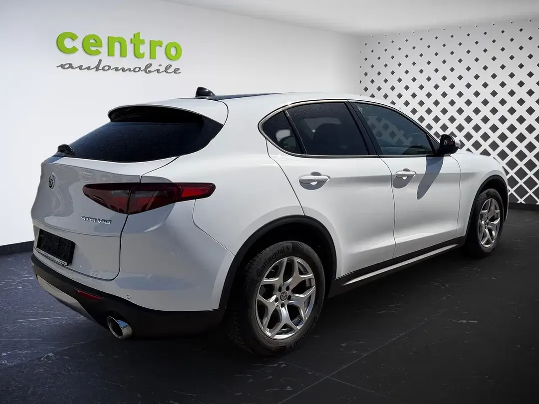 Alfa Romeo Stelvio 2.2 4x4 Business - Thumbnail 5