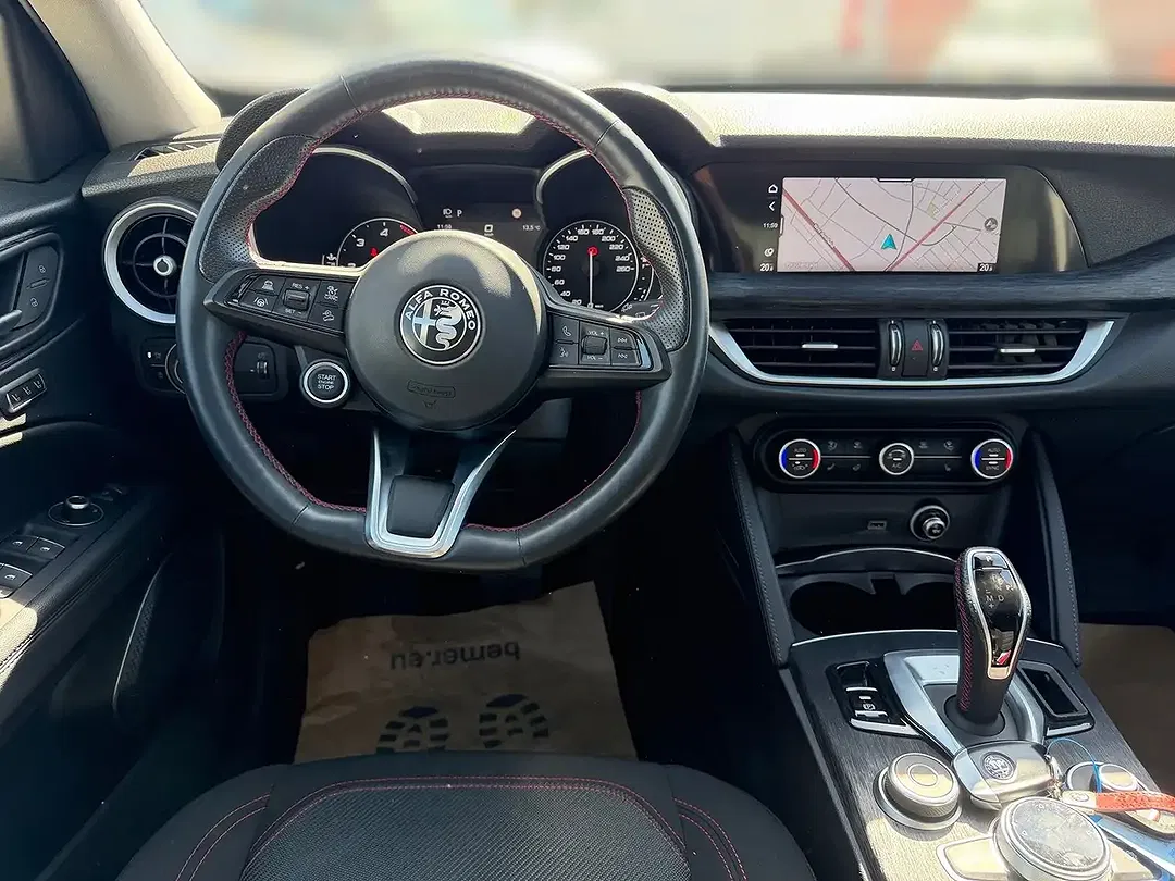 Alfa Romeo Stelvio 2.2 4x4 Business - Thumbnail 8