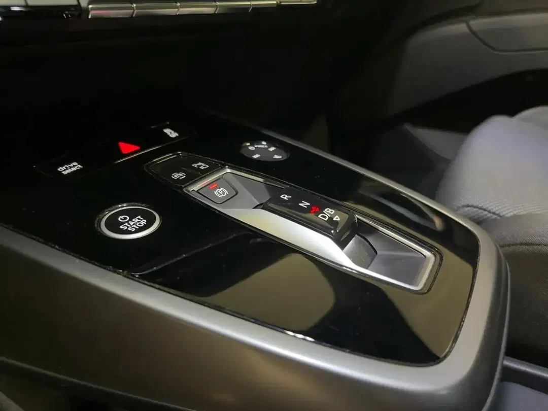 Audi Q4 e-tron 45 quattro - Thumbnail 16