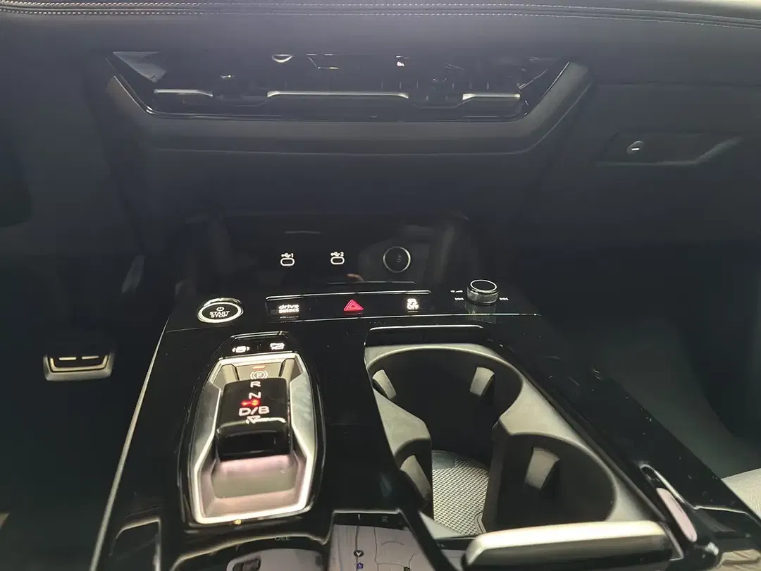 Audi A6 e-tron performance Avant S line - Thumbnail 12