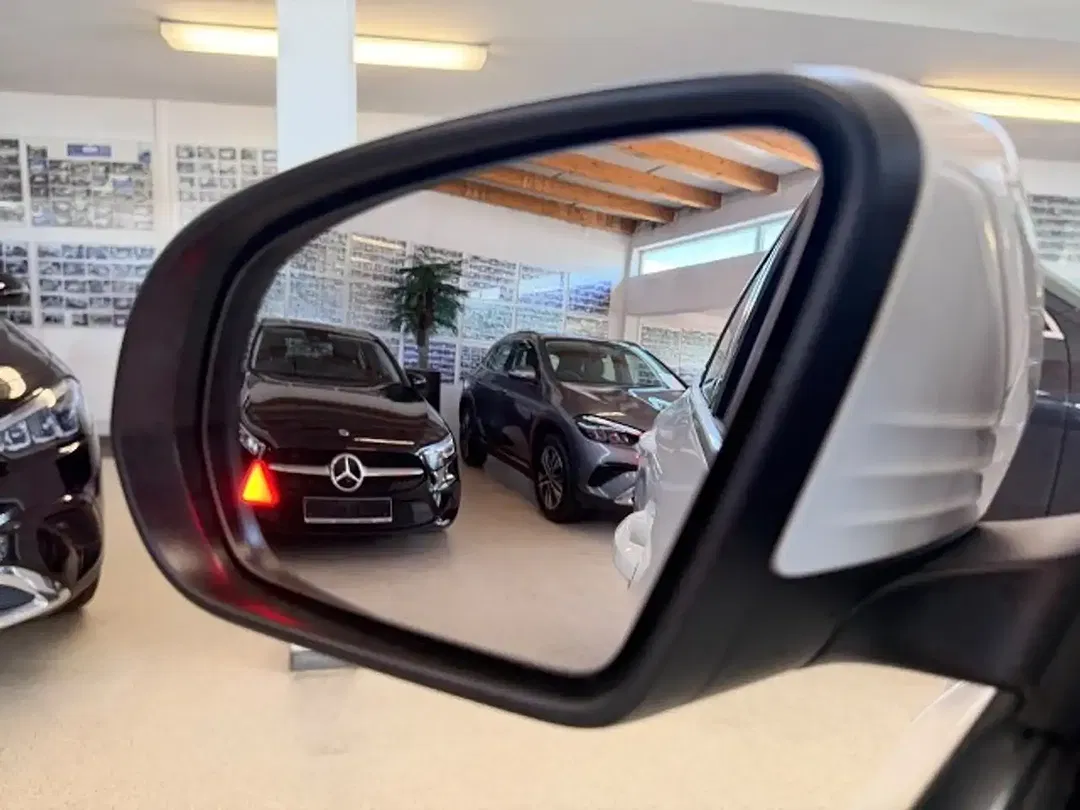 Mercedes-Benz GLA 200 - Thumbnail 14