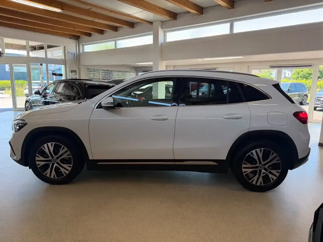 Mercedes-Benz GLA 200 - Thumbnail 5