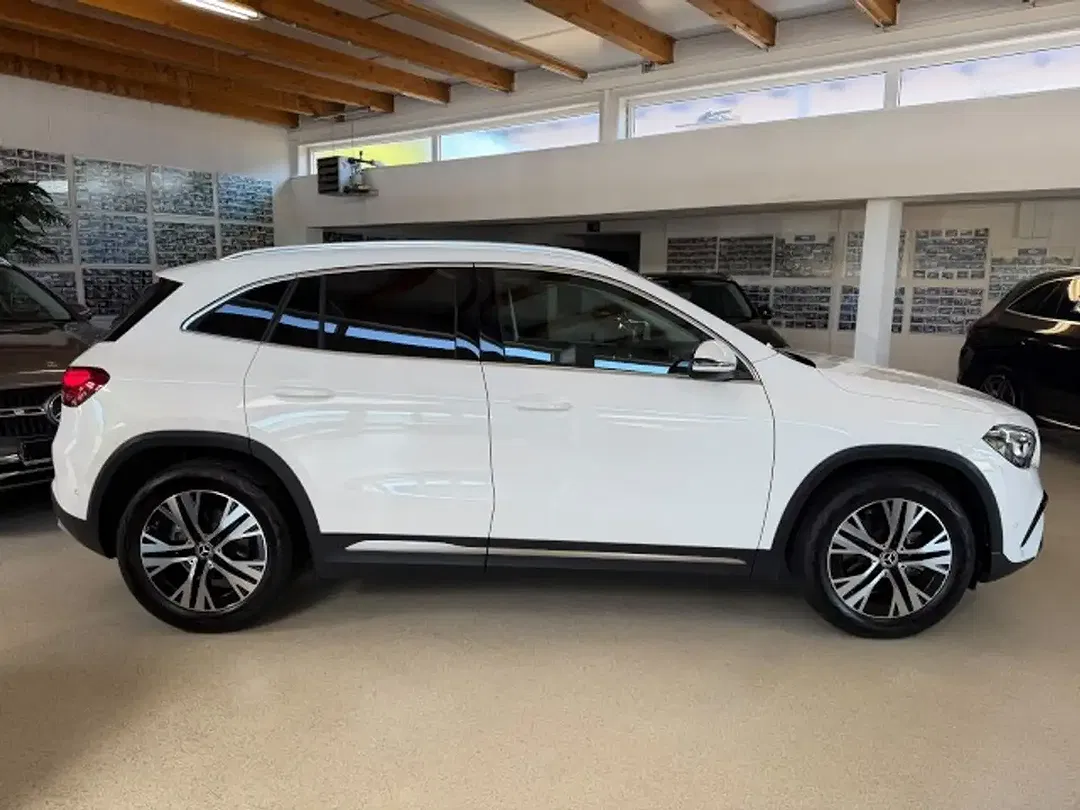 Mercedes-Benz GLA 200 - Thumbnail 9