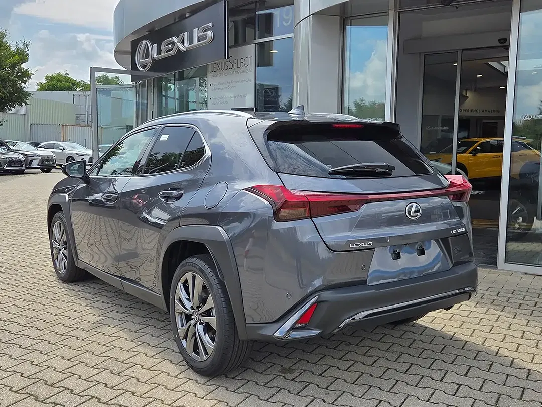 Lexus UX 300h F SPORT Design - Thumbnail 3