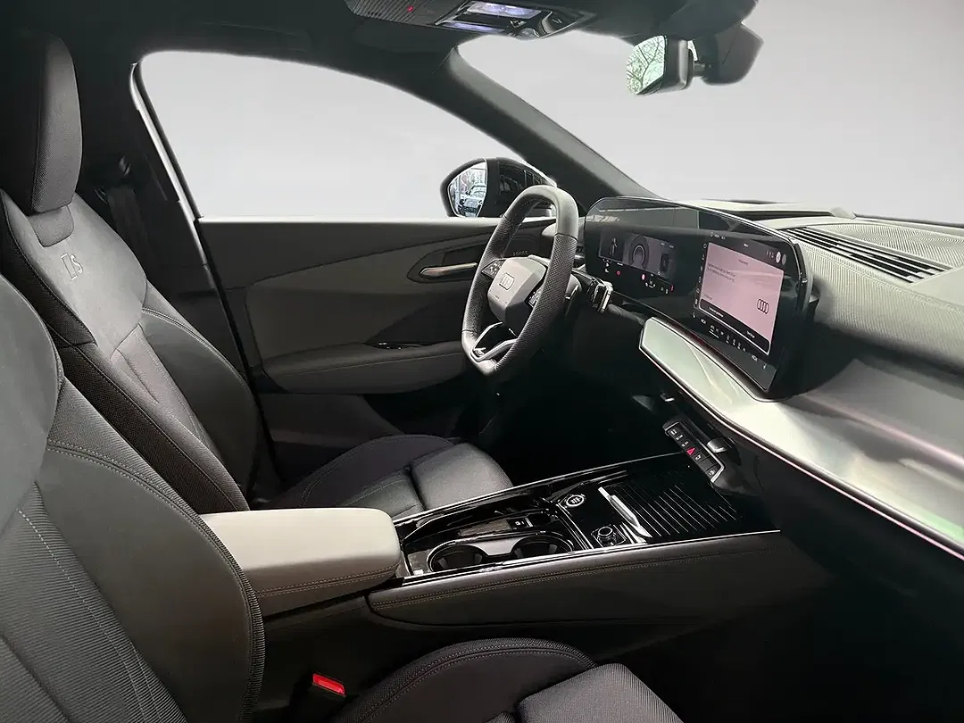 Audi Q3 TFSI S tronic quattro Sportback - Thumbnail 8