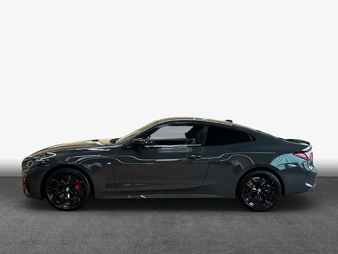 BMW M4 xDrive - Thumbnail 3