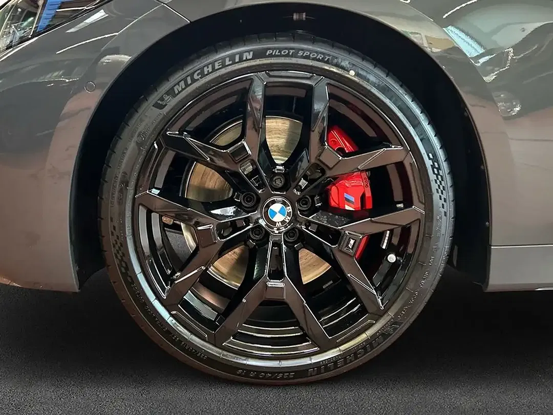 BMW M4 xDrive - Thumbnail 6