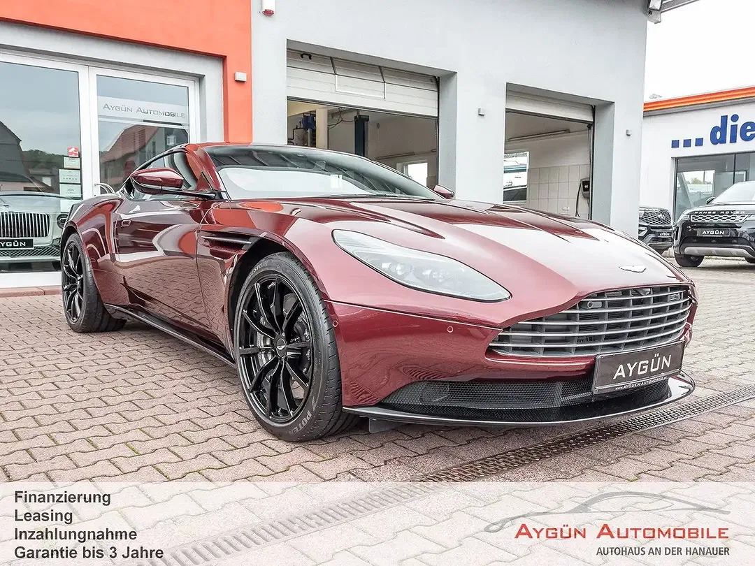 Aston Martin DB11 V12 AMR Coupe - Thumbnail 3