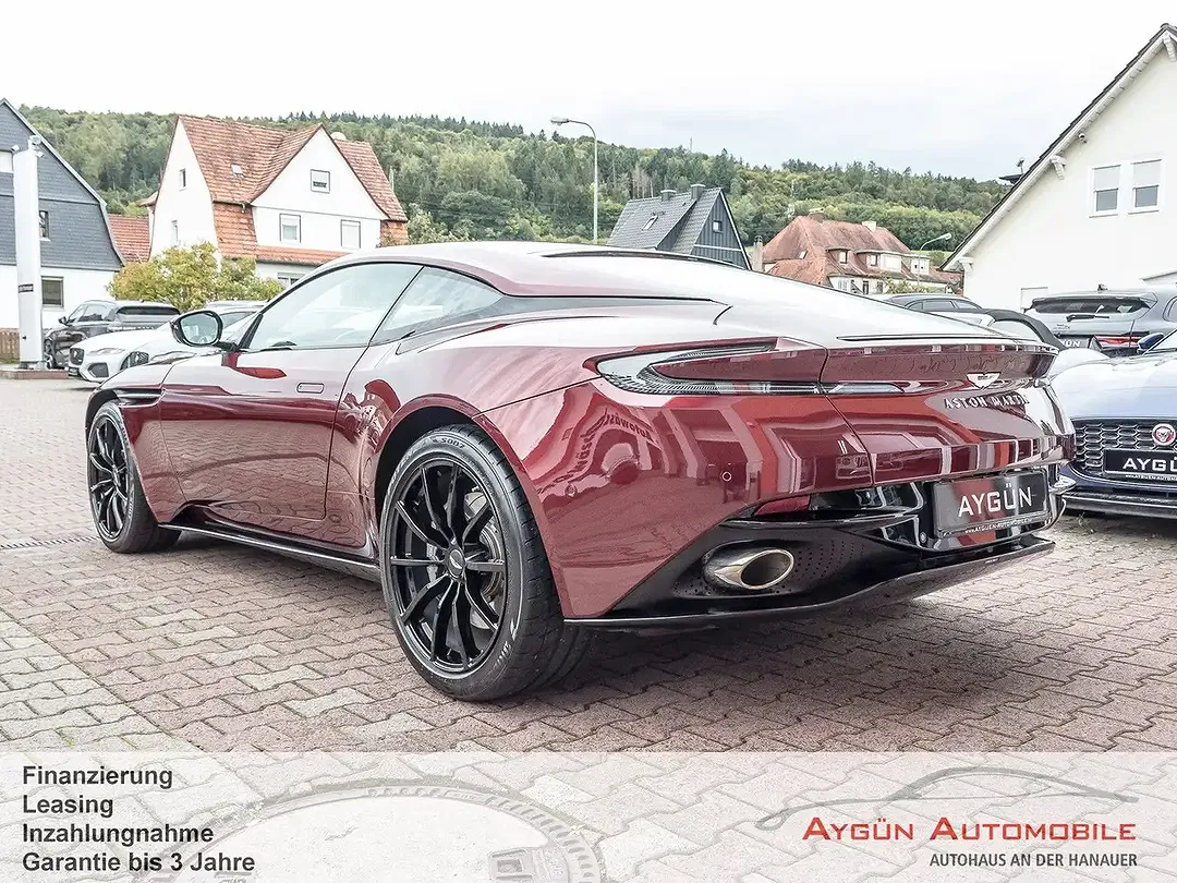Aston Martin DB11 V12 AMR Coupe - Thumbnail 4