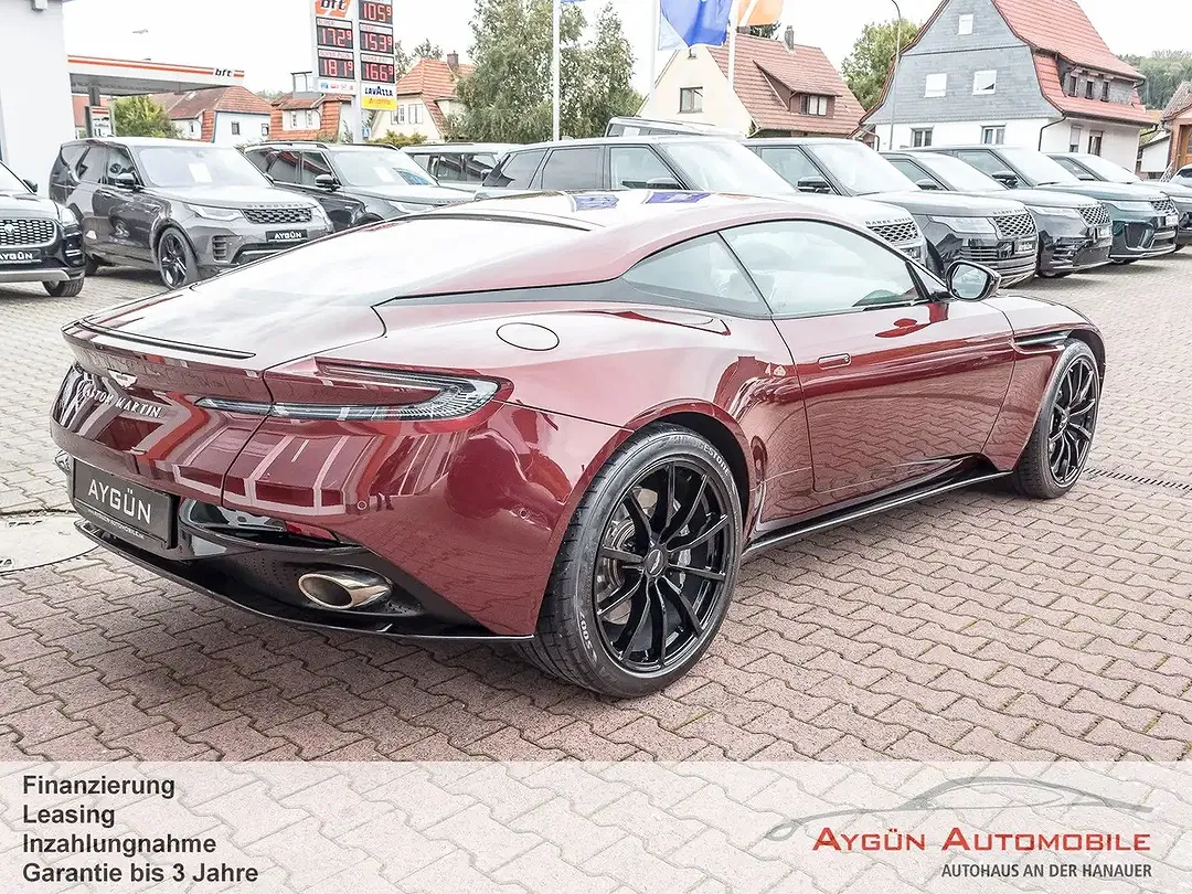 Aston Martin DB11 V12 AMR Coupe - Thumbnail 6