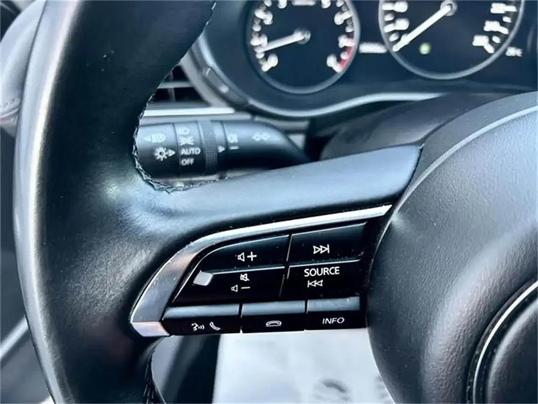 Mazda 3 e-SKYACTIV Exclusive-Line Design - Thumbnail 11