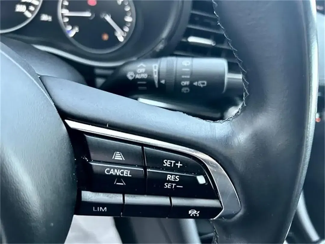 Mazda 3 e-SKYACTIV Exclusive-Line Design - Thumbnail 12