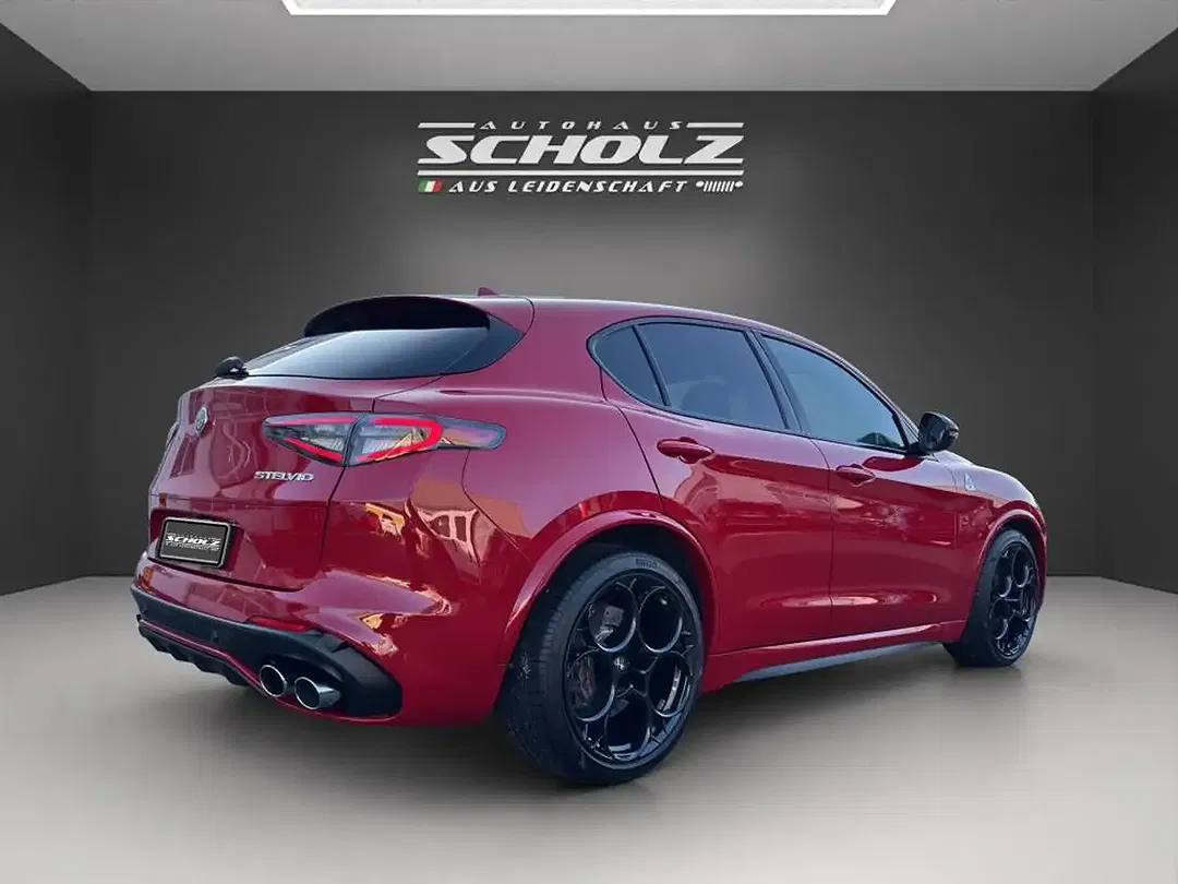 Alfa Romeo Quadrifoglio - Thumbnail 4