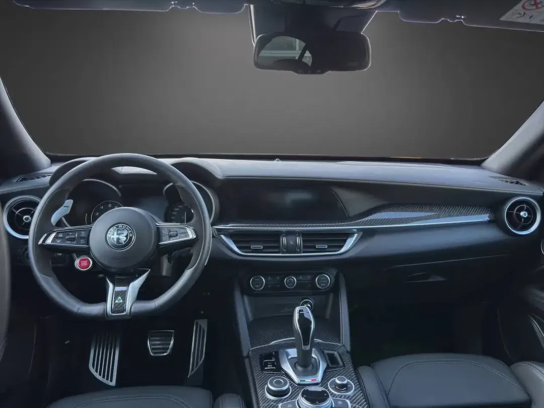 Alfa Romeo Quadrifoglio - Thumbnail 8