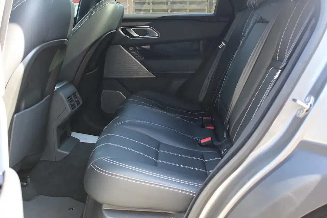 Land Rover Range Rover Velar R-Dynamic SE - Thumbnail 11