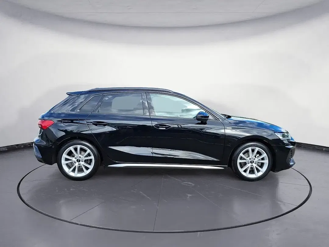 Audi A3 S tronic S line - Thumbnail 5