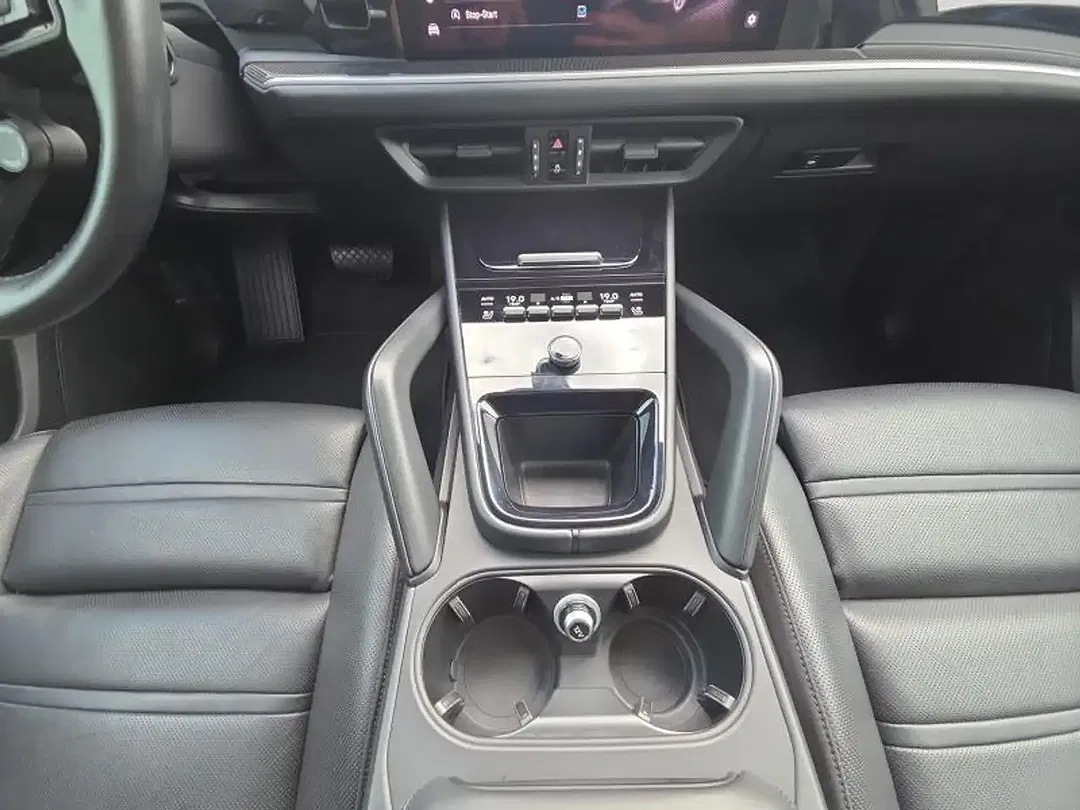 Porsche Cayenne - Thumbnail 13