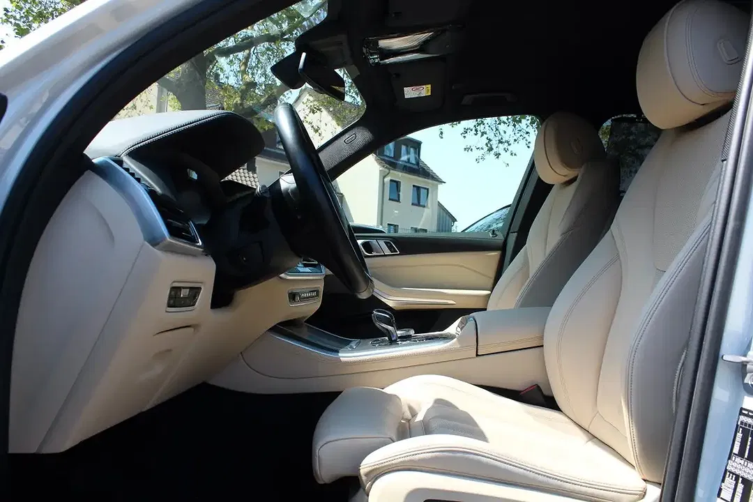 BMW X5 - Thumbnail 4