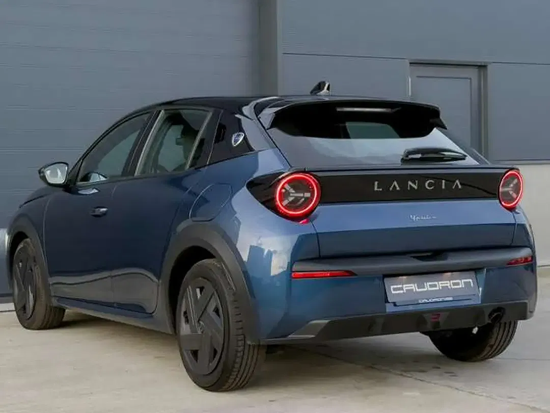 Lancia Ypsilon 1.2 MHEV - Thumbnail 3