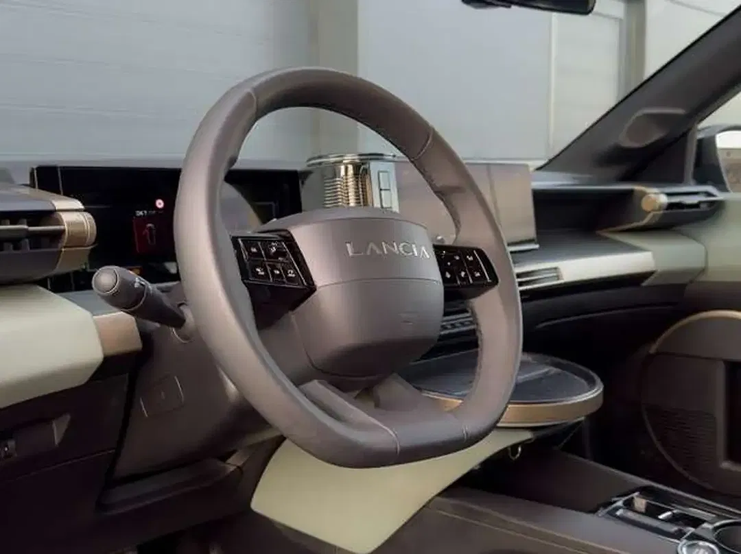 Lancia Ypsilon 1.2 MHEV - Thumbnail 6