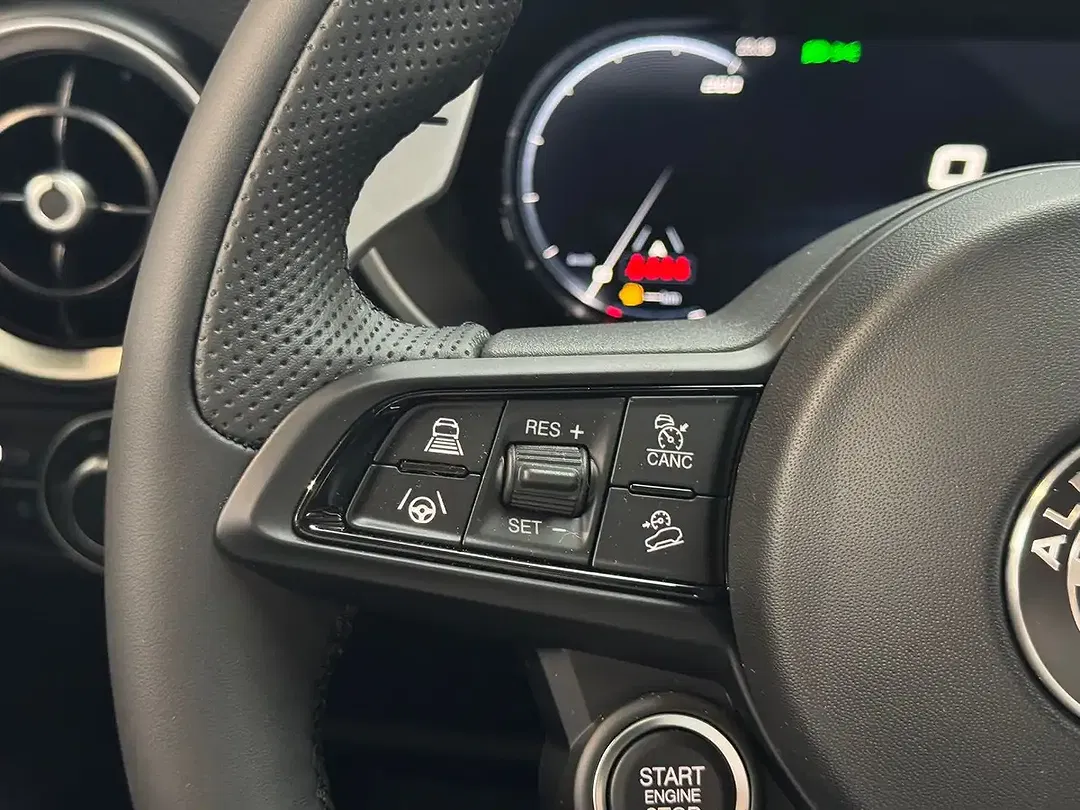 Alfa Romeo Stelvio 2.0 16V Turbo - Thumbnail 13