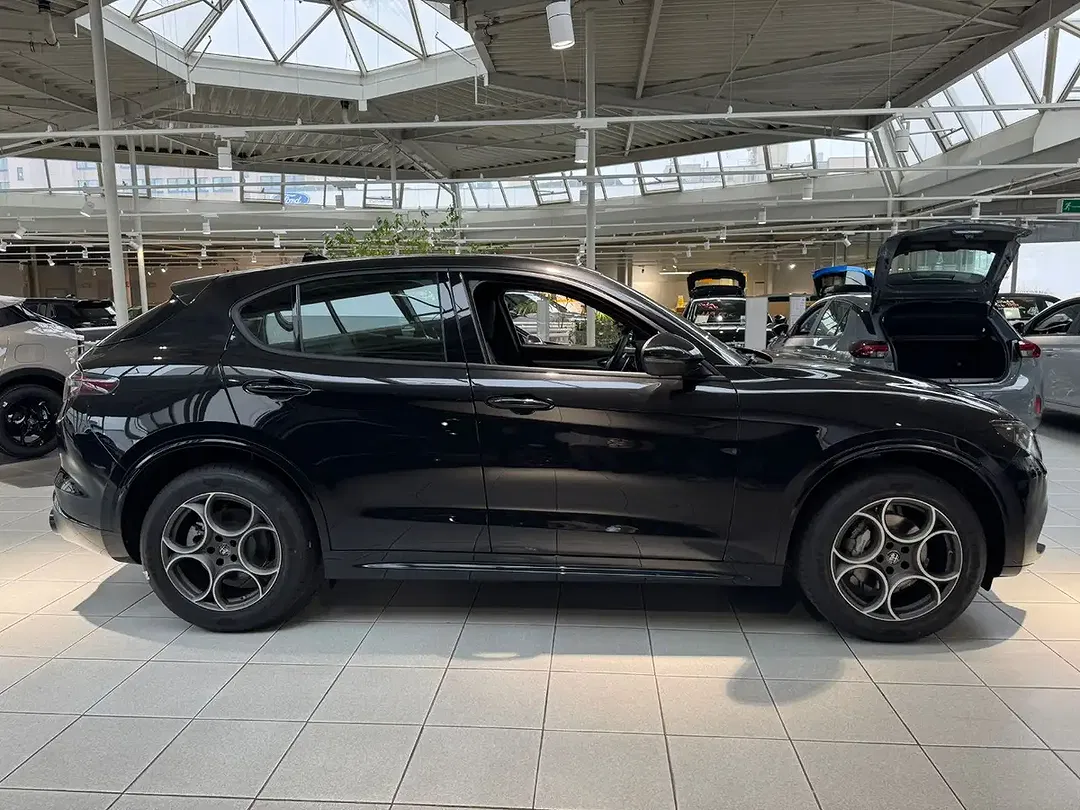 Alfa Romeo Stelvio 2.0 16V Turbo - Thumbnail 4