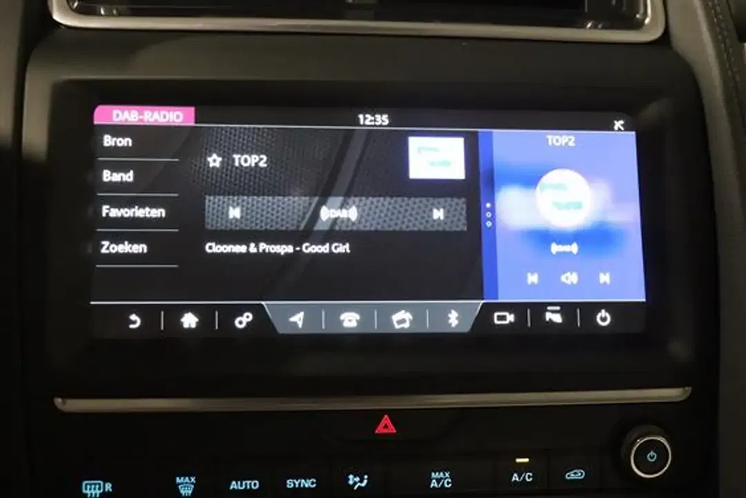Jaguar E-Pace P200 2.0 4x4 - Thumbnail 9