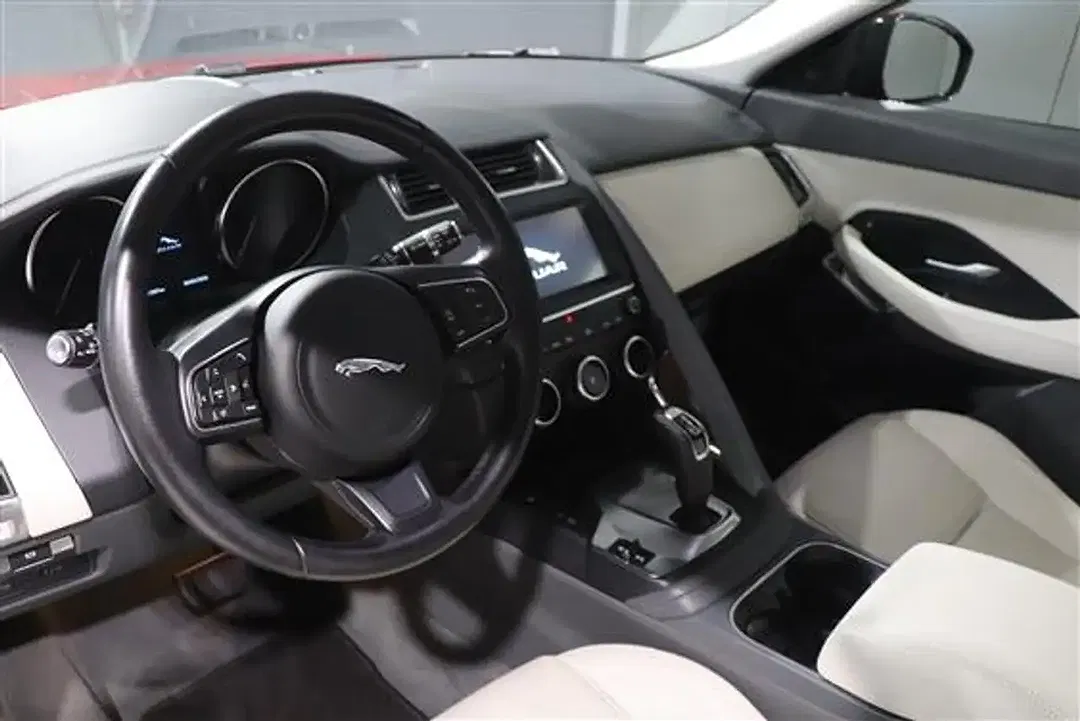 Jaguar E-Pace P200 2.0 4x4 - Thumbnail 7
