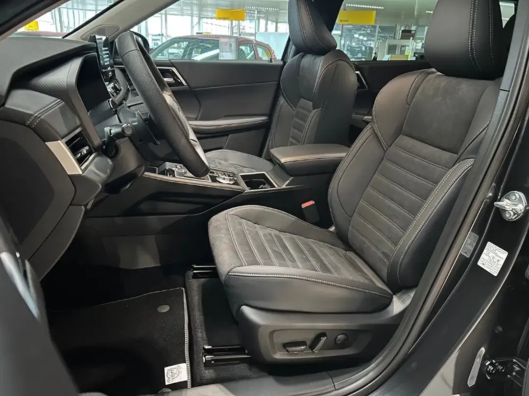 Mitsubishi Outlander Plus - Thumbnail 10