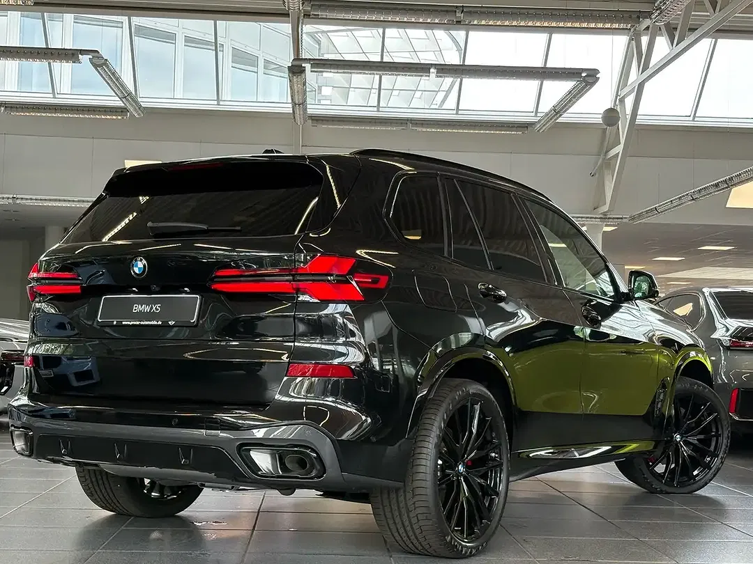 BMW X5 xDrive M Sport Pro - Thumbnail 2