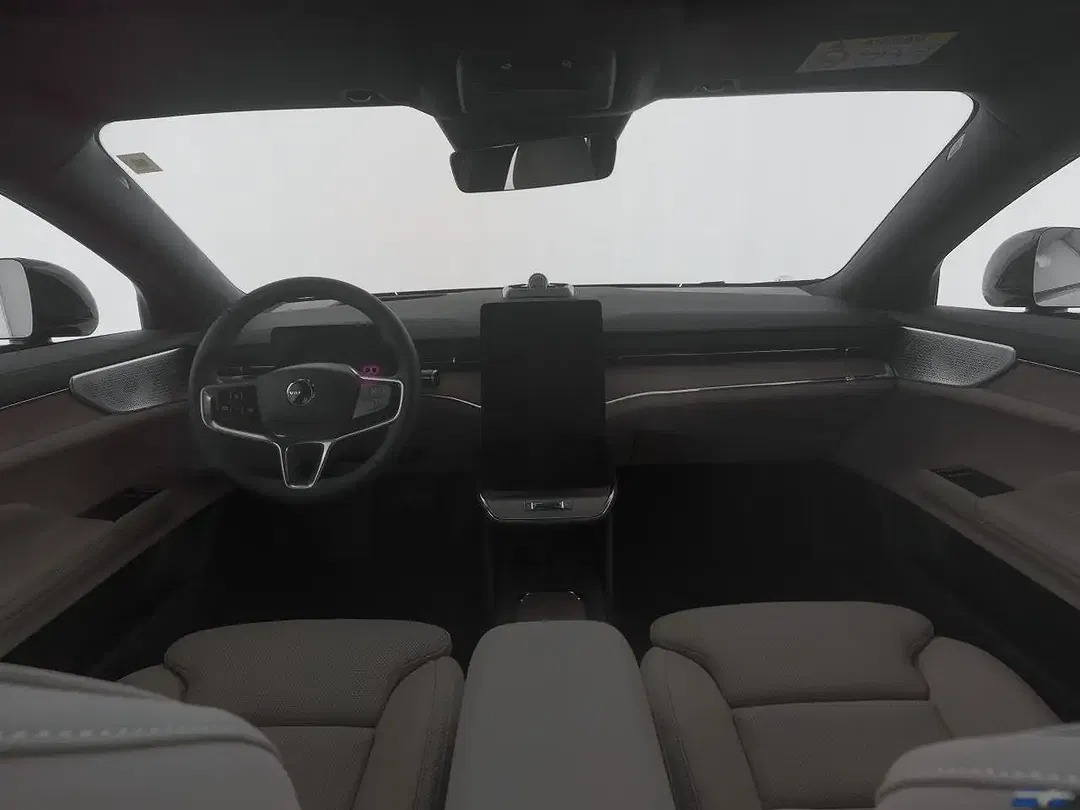 Volvo ES90 Extended Range Ultra - Thumbnail 3