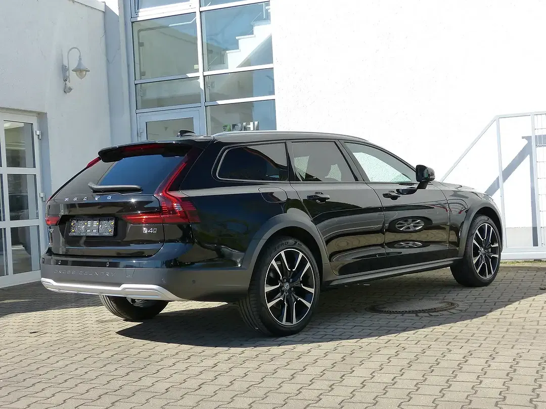 Volvo V90 Cross Country B4 AWD Plus Bright - Thumbnail 13