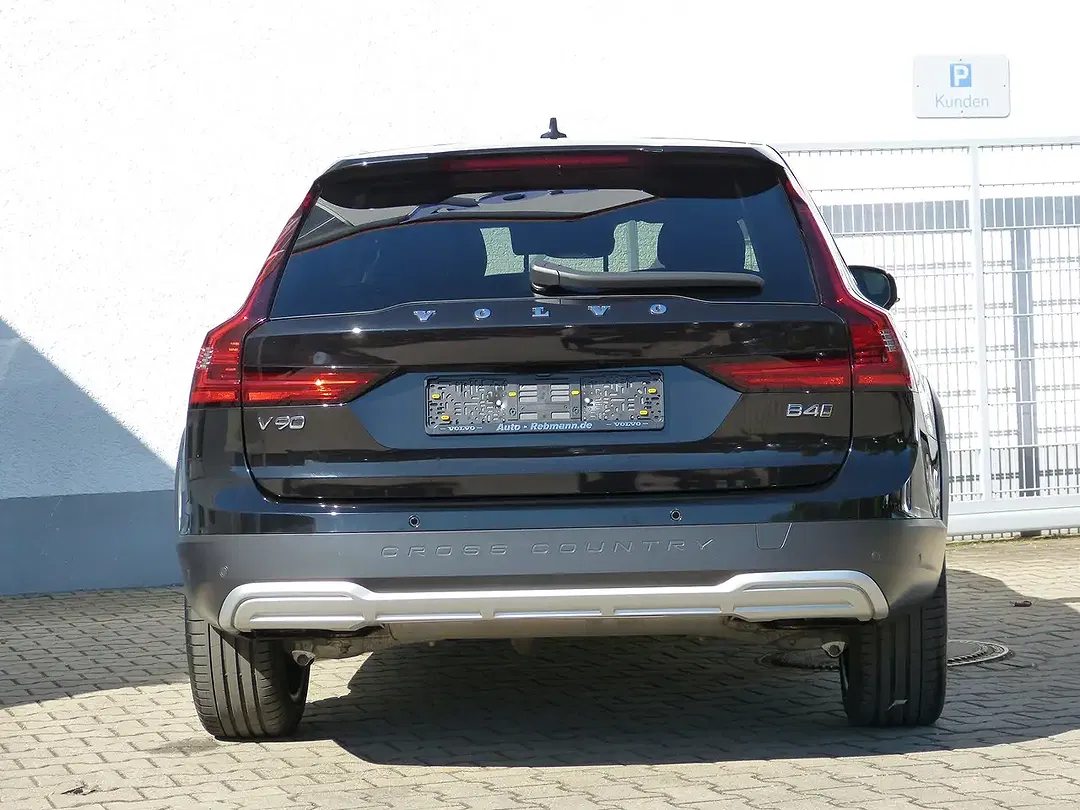 Volvo V90 Cross Country B4 AWD Plus Bright - Thumbnail 14