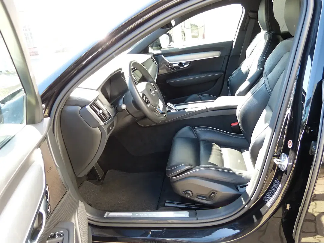Volvo V90 Cross Country B4 AWD Plus Bright - Thumbnail 3