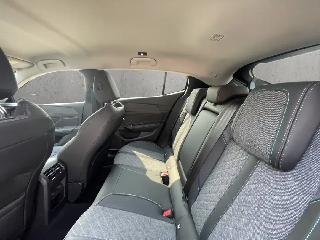 Peugeot 408 130 PureTech EAT8 Allure - Thumbnail 8