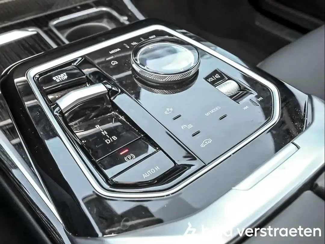 BMW i7 eDrive M Sport - Thumbnail 6