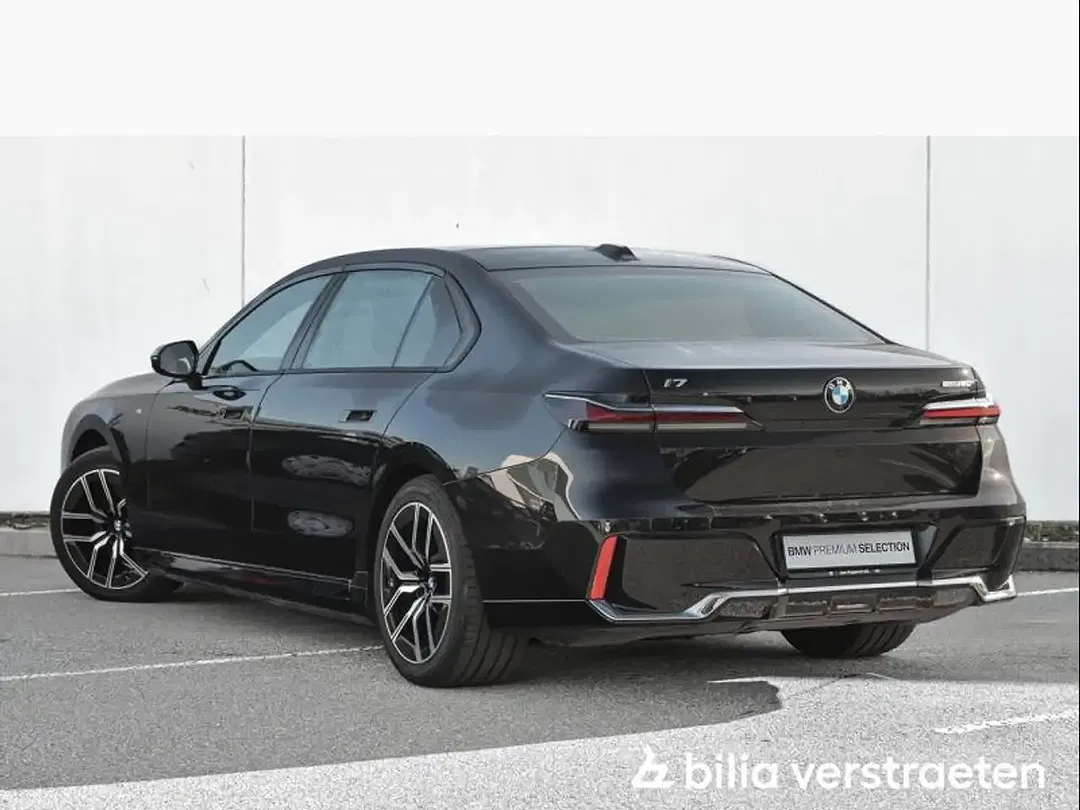 BMW i7 eDrive M Sport - Thumbnail 3