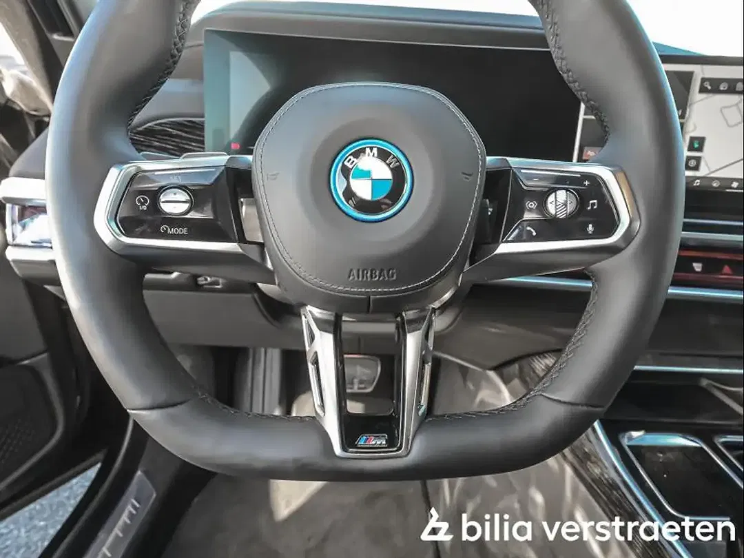 BMW i7 eDrive M Sport - Thumbnail 5
