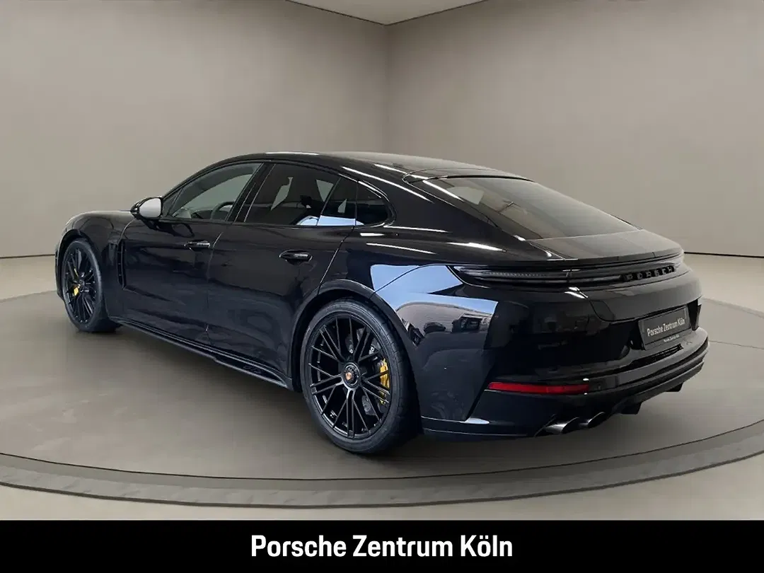 Porsche Panamera GTS - Thumbnail 3