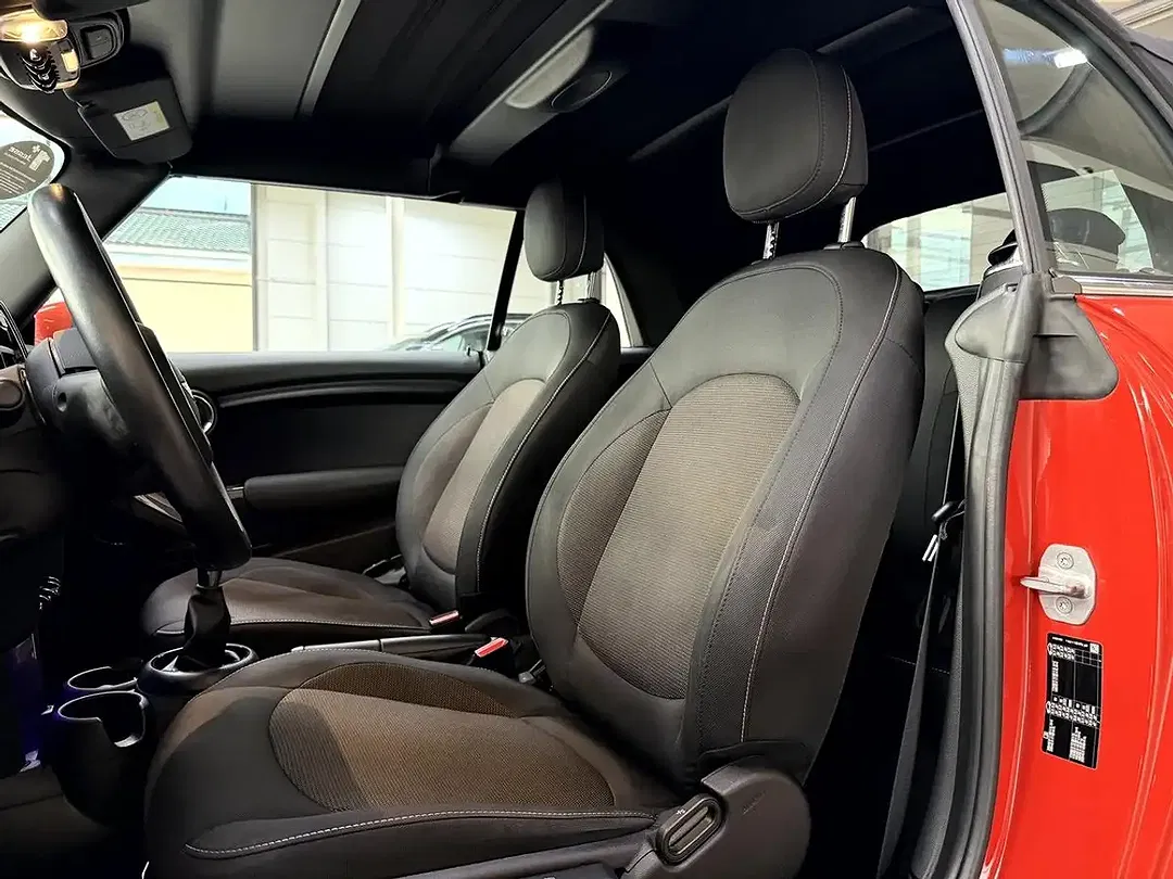 MINI Cooper Cabrio - Thumbnail 10