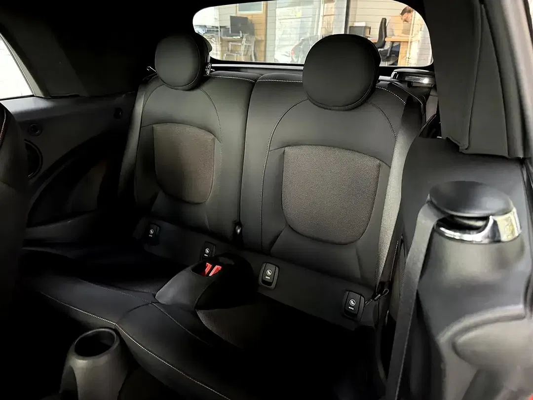 MINI Cooper Cabrio - Thumbnail 11