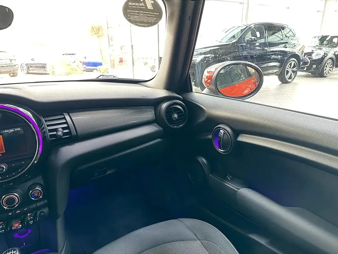 MINI Cooper Cabrio - Thumbnail 13