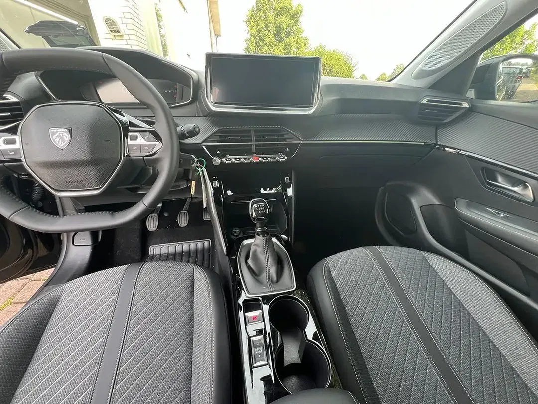 Peugeot 208 Allure - Thumbnail 9