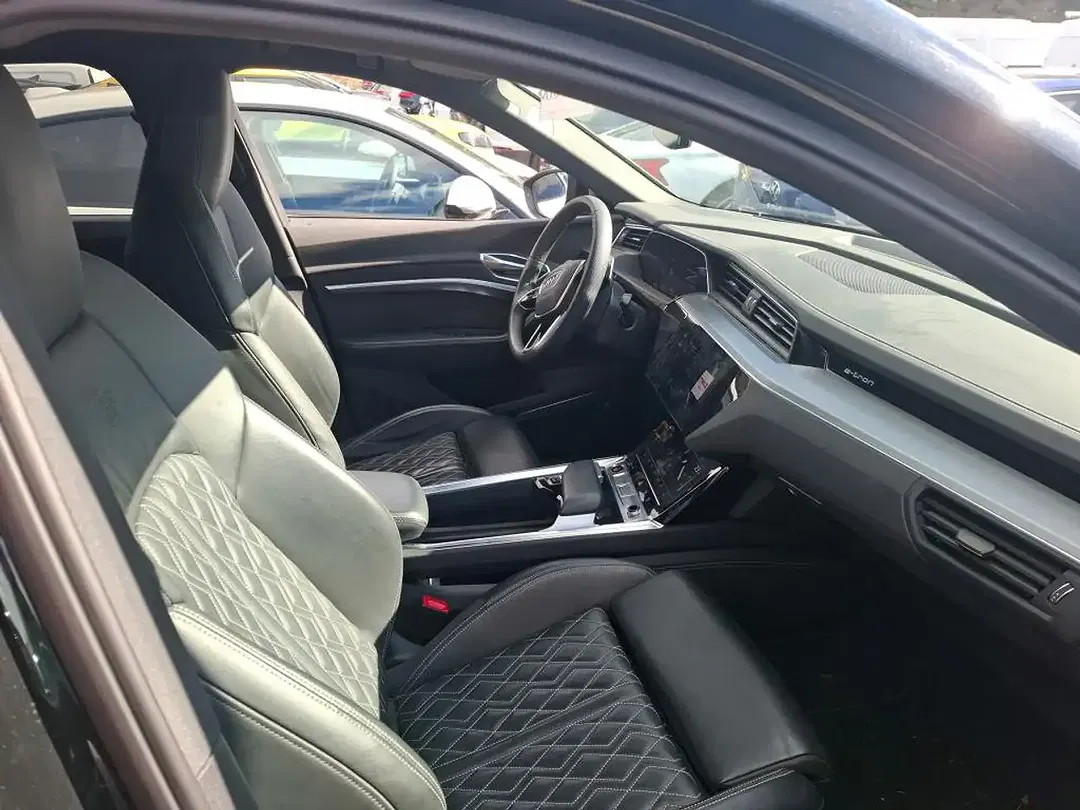 Audi SQ8 quattro Matrix LED Sportback - Thumbnail 6