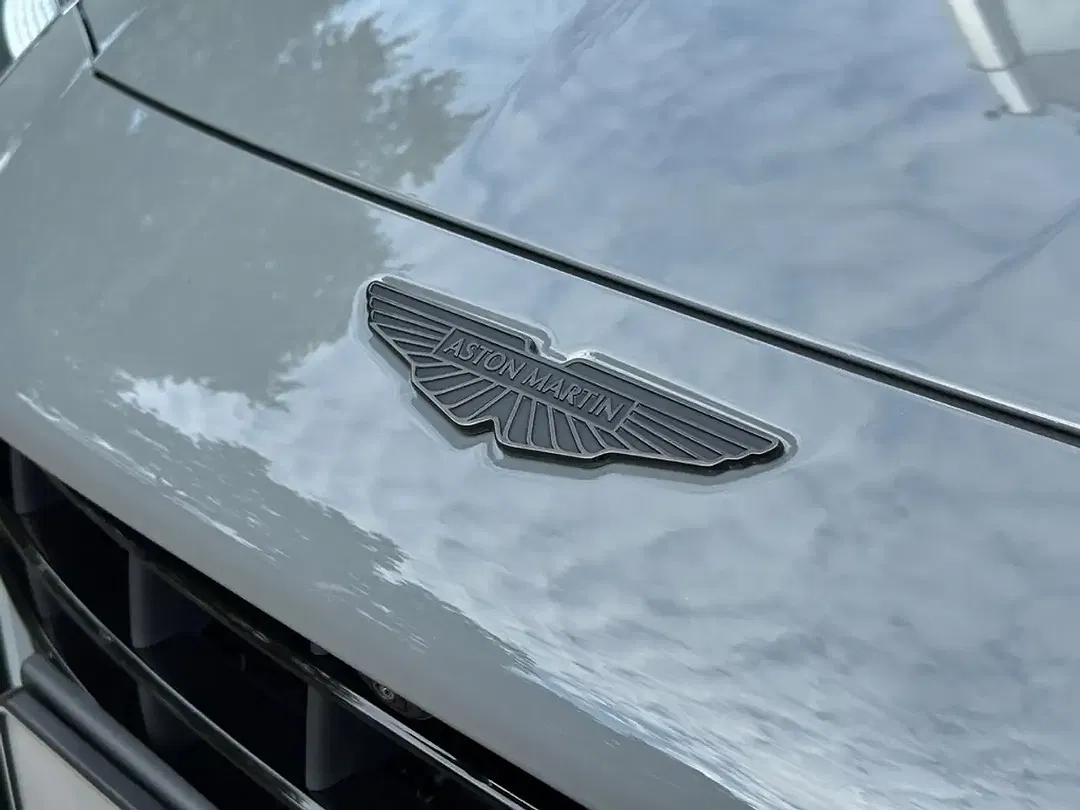 Aston Martin Vantage - Thumbnail 13