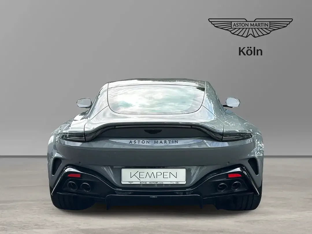 Aston Martin Vantage - Thumbnail 5