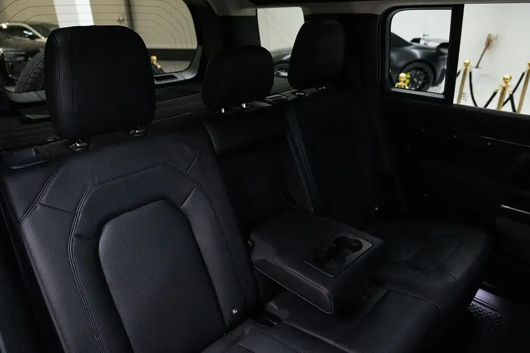 Land Rover Defender P400e 4x4 110 S - Thumbnail 28
